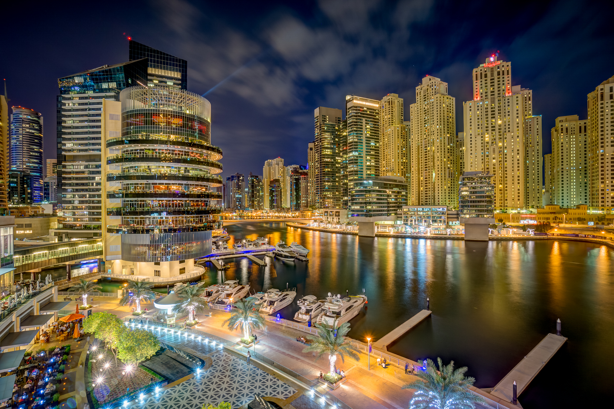 Top 4 Photo Spots At Dubai Marina Mall In 2022