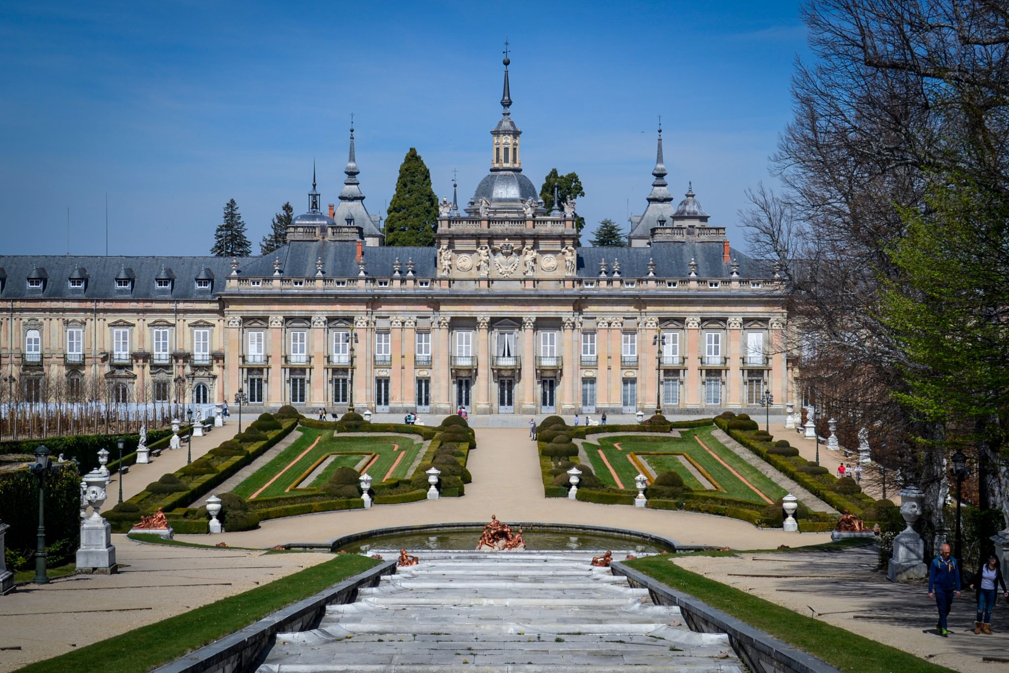 la-granja-de-san-ildefonso-royal-palace-spain